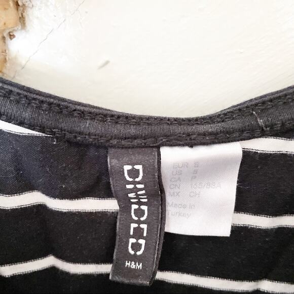 H&M Divided Black & White Stripe Scoop Neck Long Sleeve Top Size Small - Picture 3 of 5